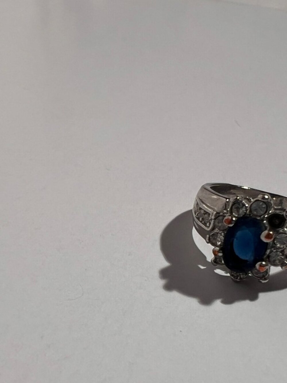 Vintage Style Faux Sapphire & Rhinestone Halo Statement Ring - Size 6.5 - Picture 7 of 9
